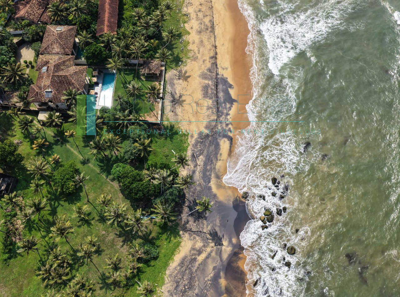 Substantial oceanfront plot in Gintota