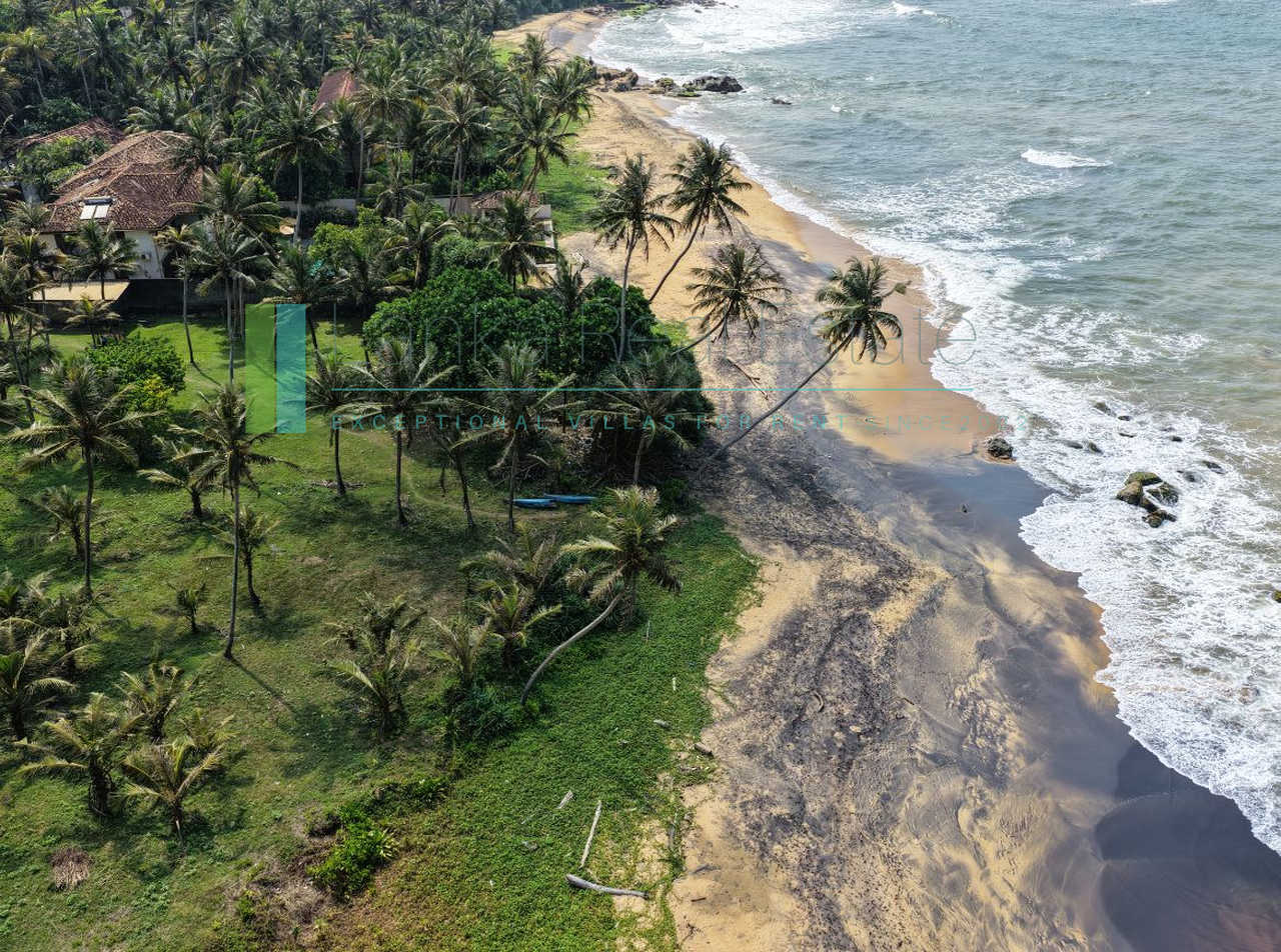 Substantial oceanfront plot in Gintota