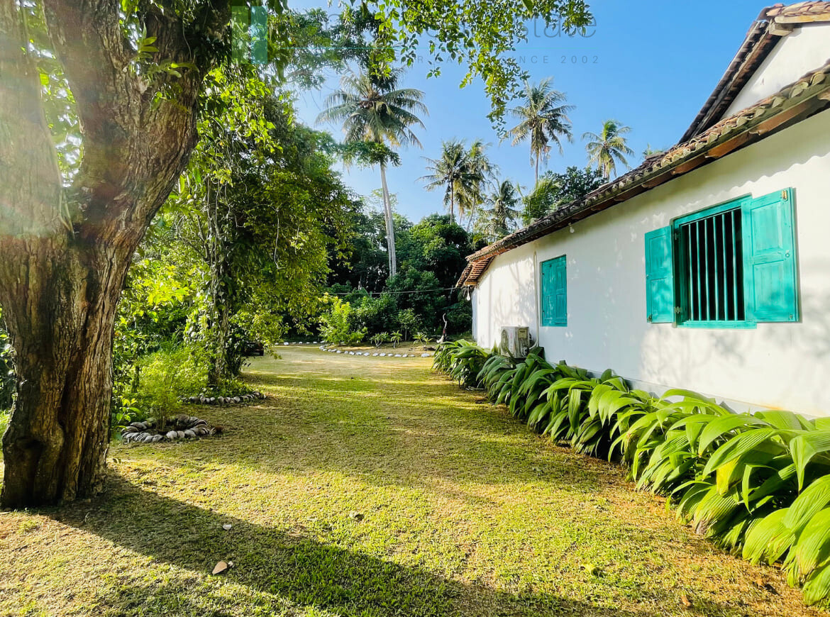 Heritage Sinhalese manor house near Galle