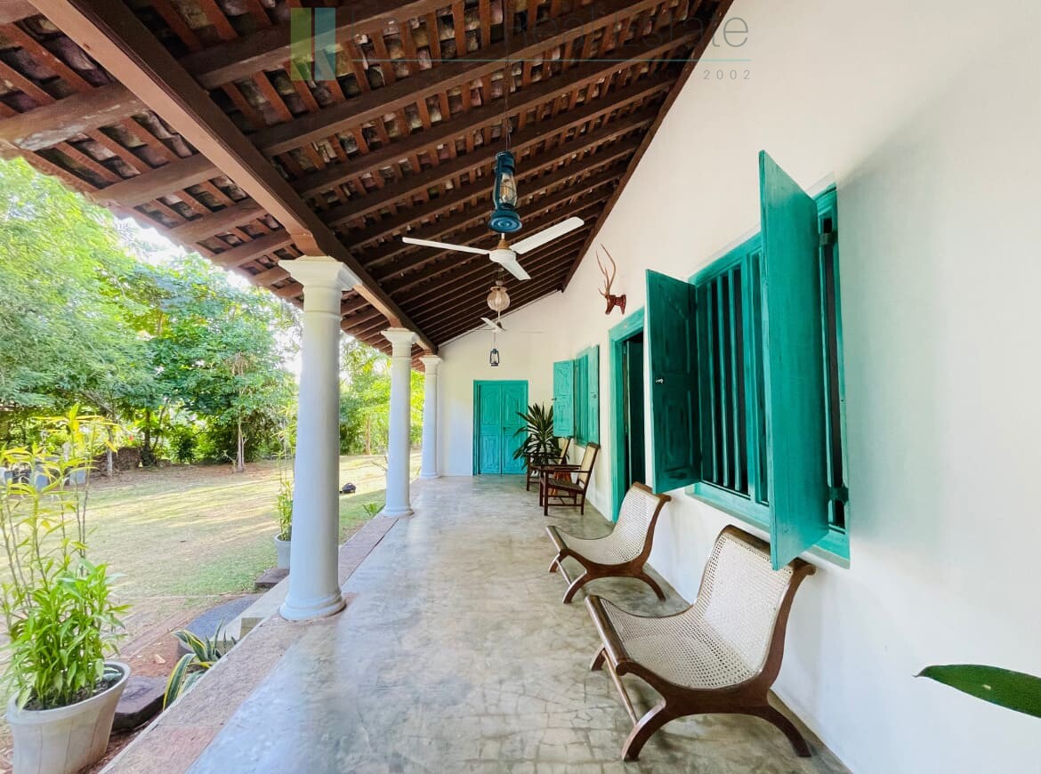 Heritage Sinhalese manor house near Galle