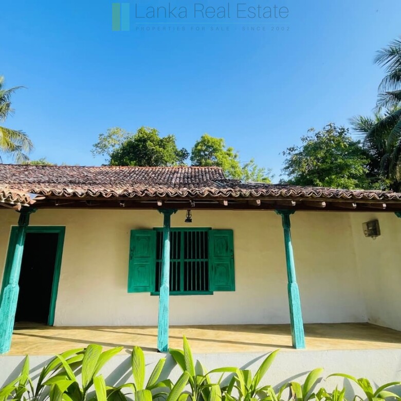 Heritage Sinhalese manor house near Galle
