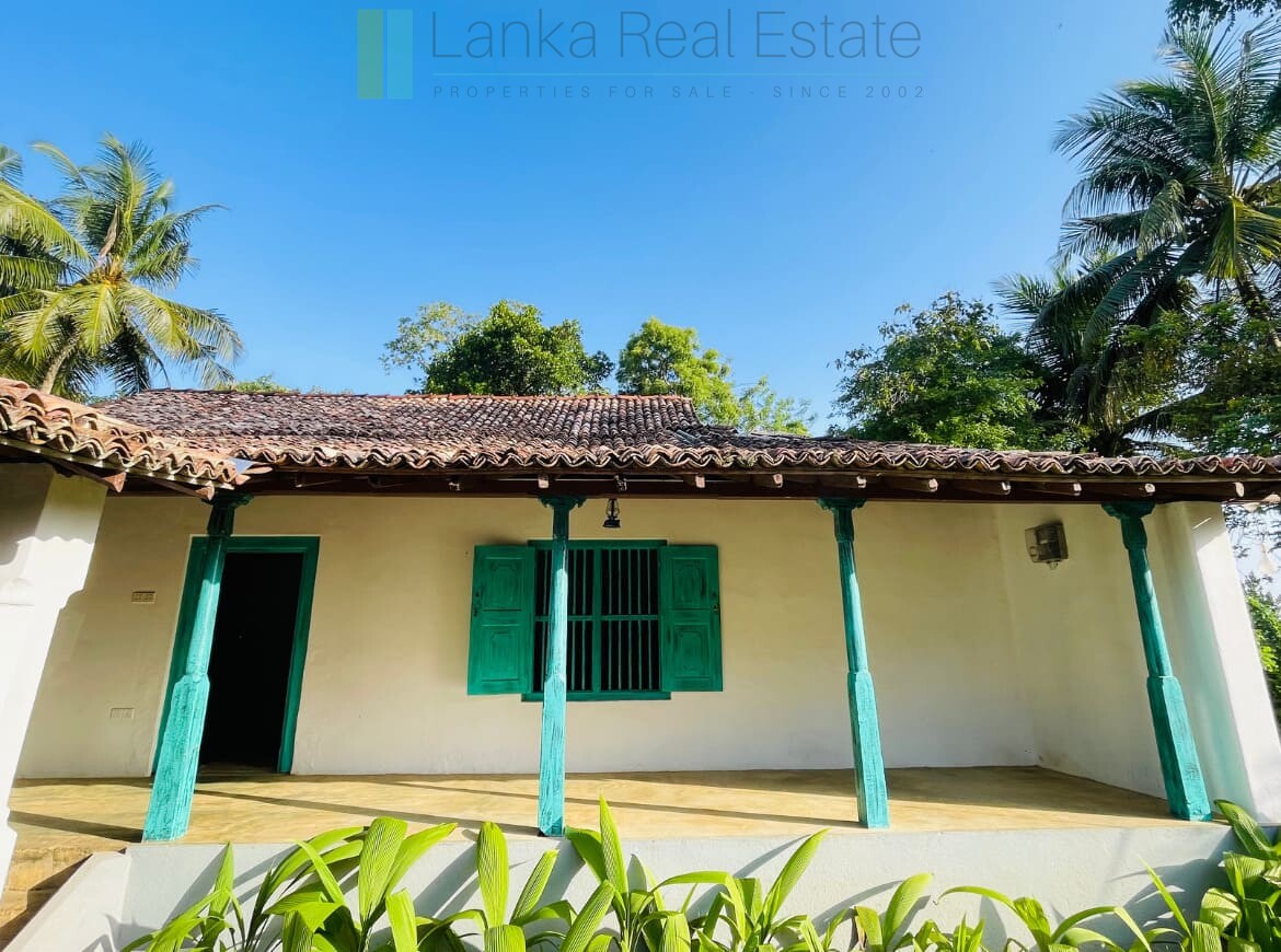 Heritage Sinhalese manor house near Galle