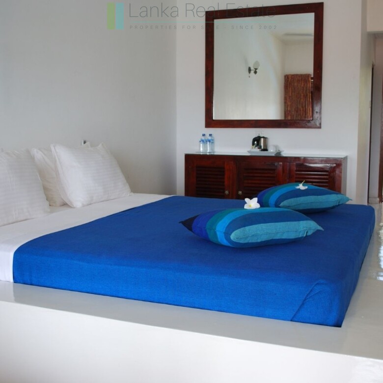 Fifteen bedroom lakeside resort hotel in Hikkaduwa