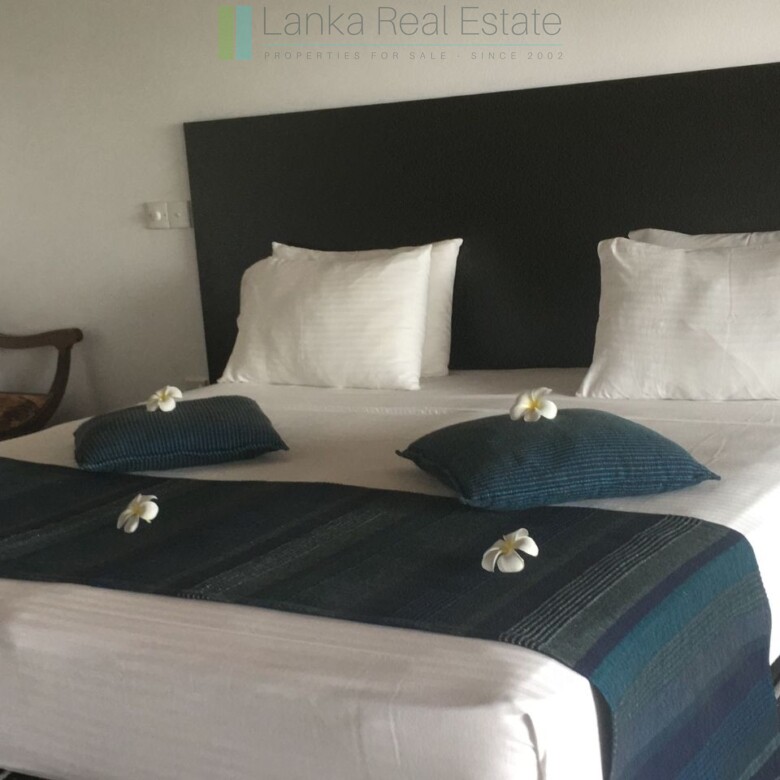 Fifteen bedroom lakeside resort hotel in Hikkaduwa