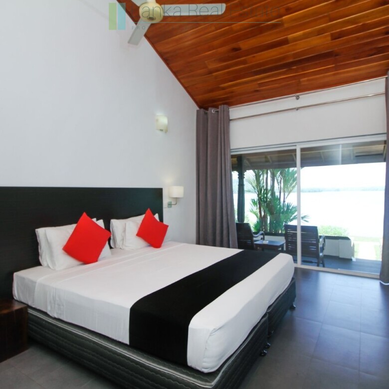 Fifteen bedroom lakeside resort hotel in Hikkaduwa