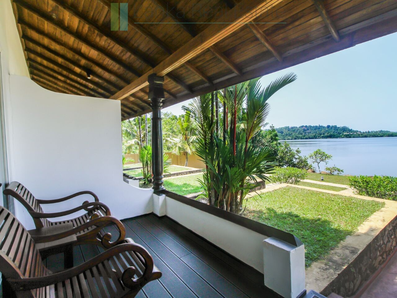 Fifteen bedroom lakeside resort hotel in Hikkaduwa