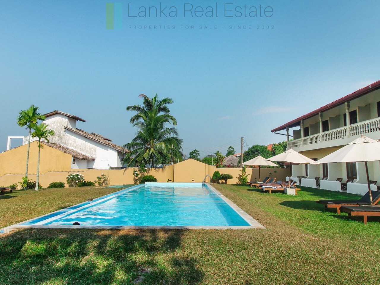 Fifteen bedroom lakeside resort hotel in Hikkaduwa