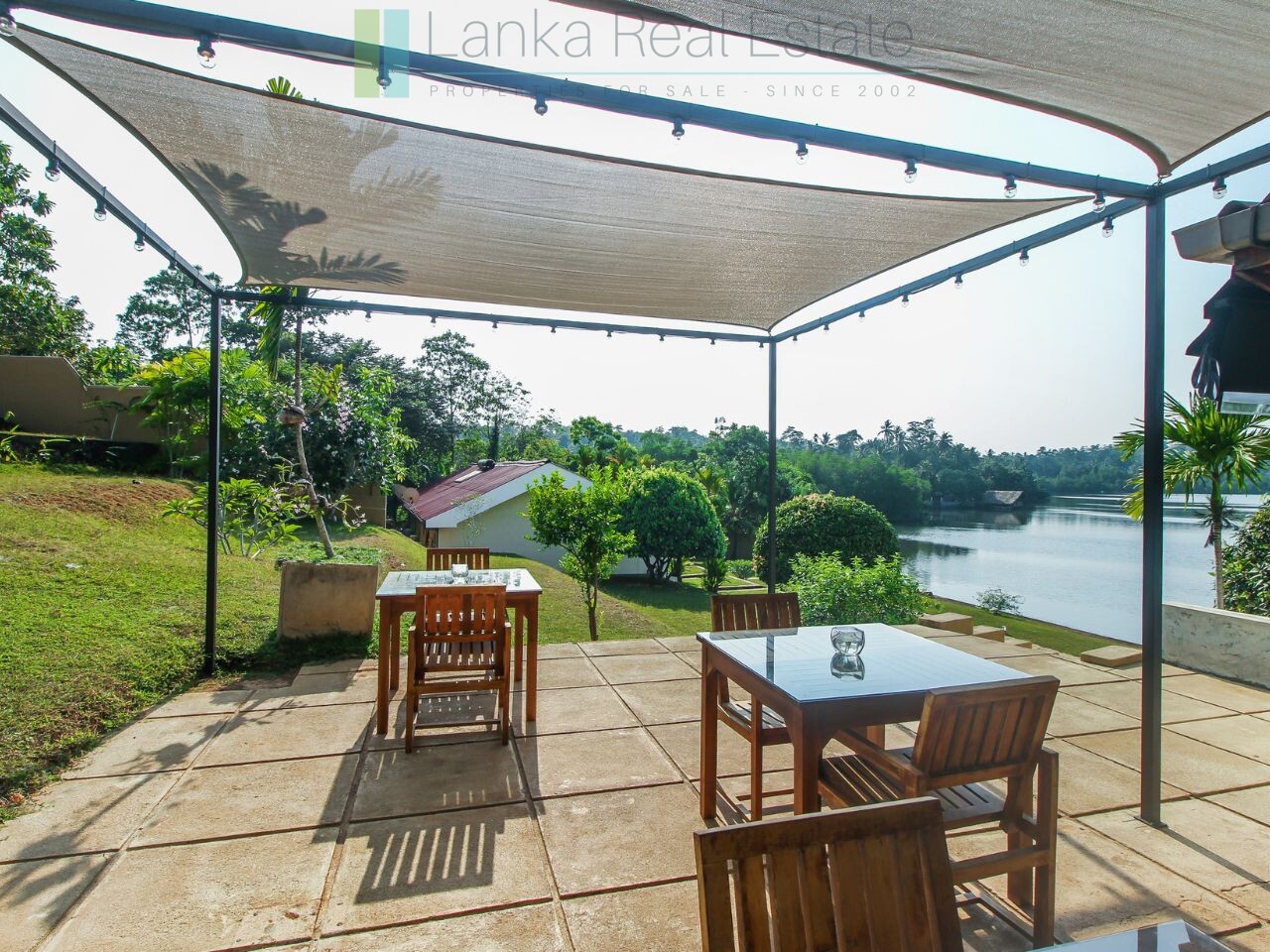 Fifteen bedroom lakeside resort hotel in Hikkaduwa