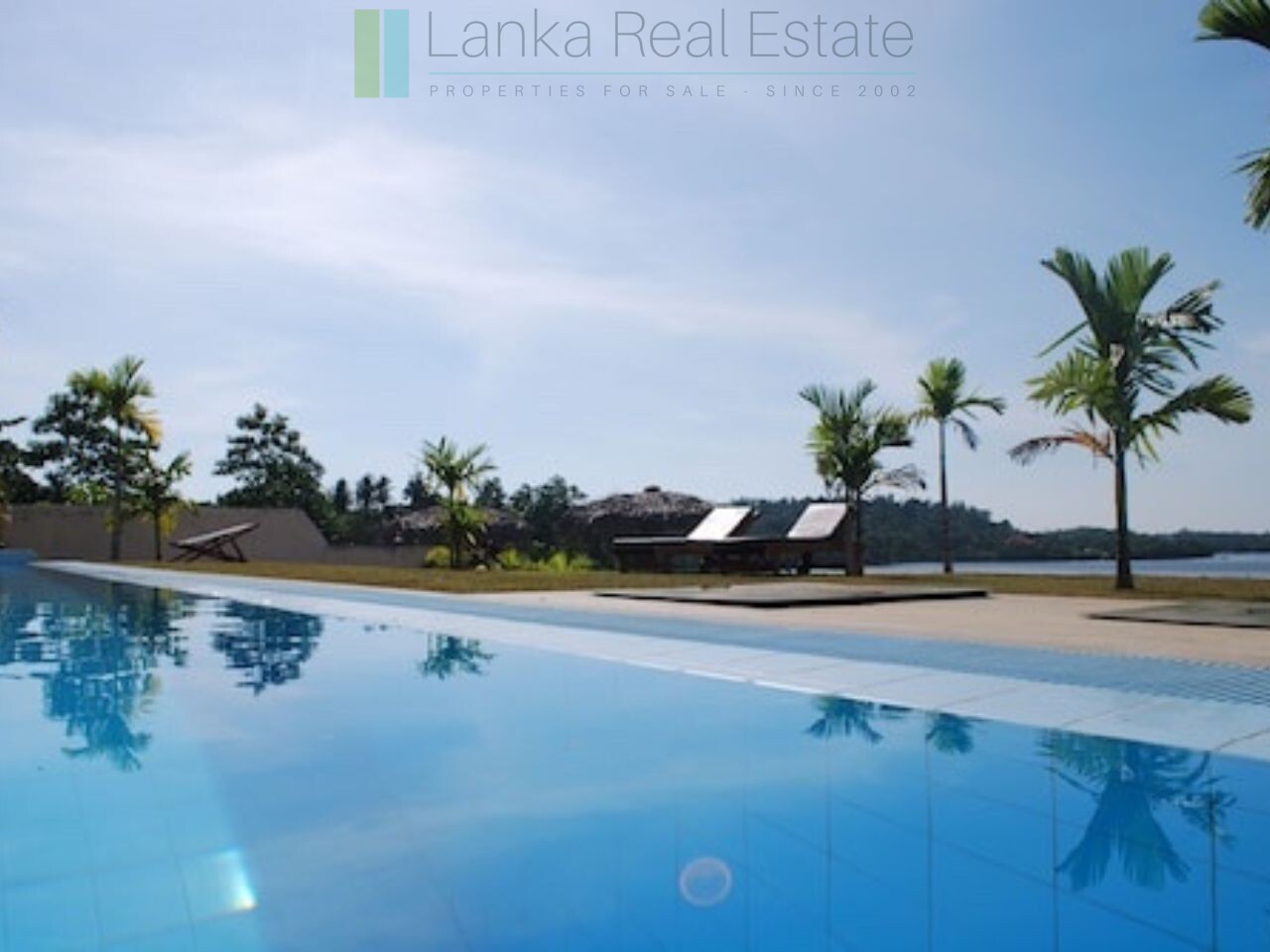 Fifteen bedroom lakeside resort hotel in Hikkaduwa