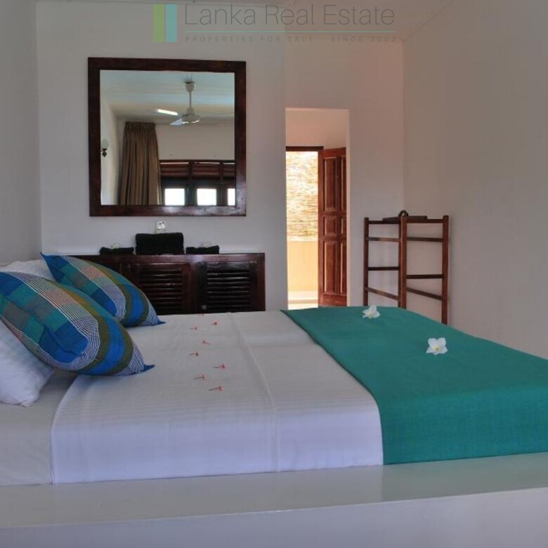 Fifteen bedroom lakeside resort hotel in Hikkaduwa