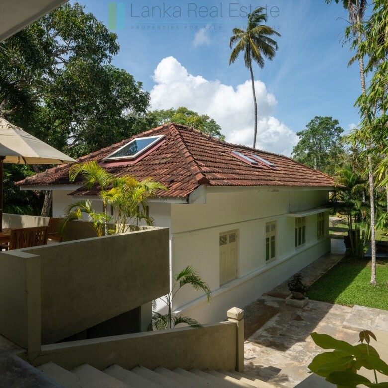 The Deco House