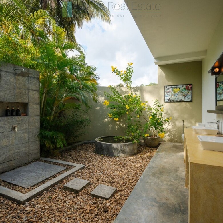 The Deco House
