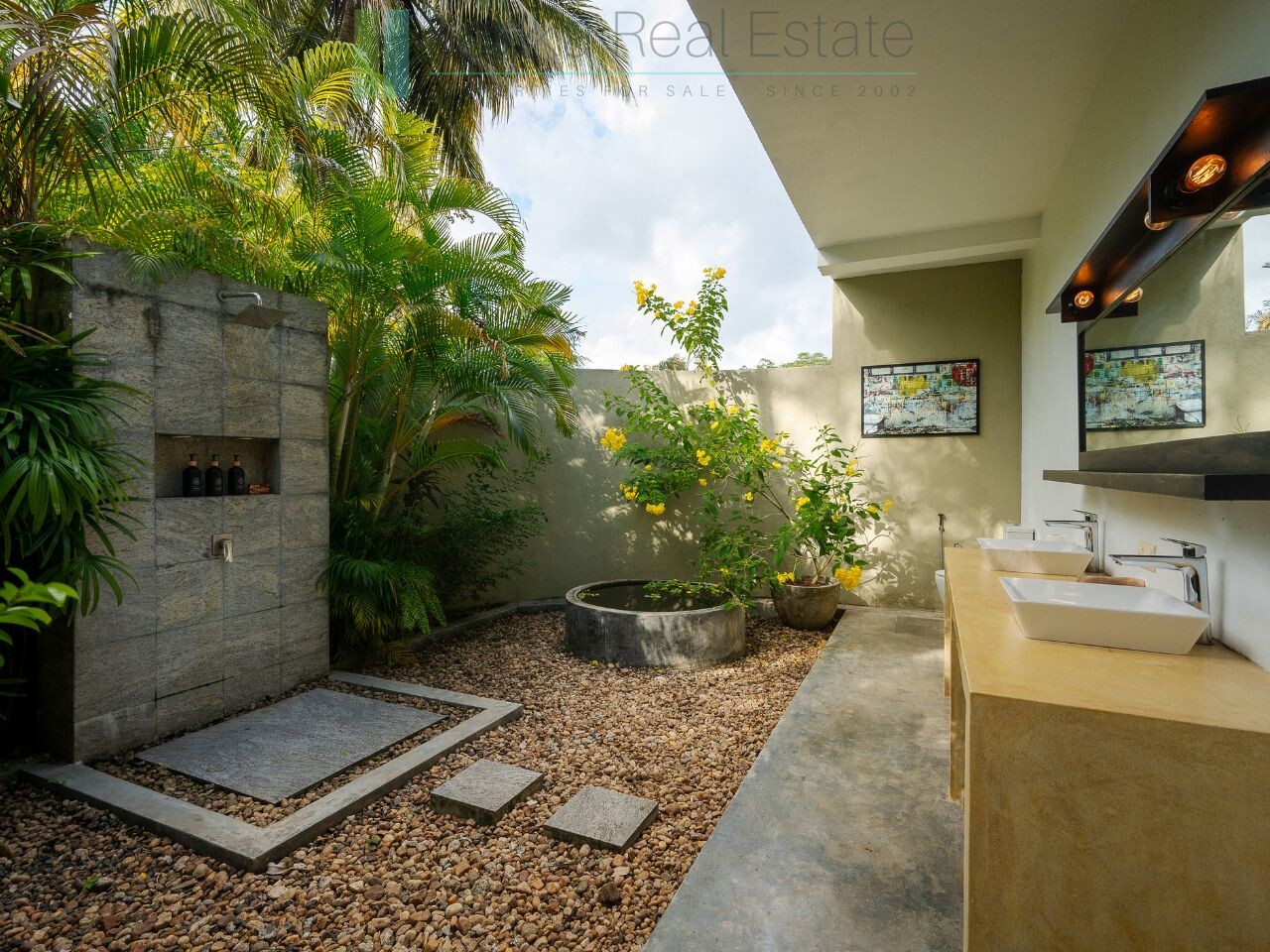 The Deco House