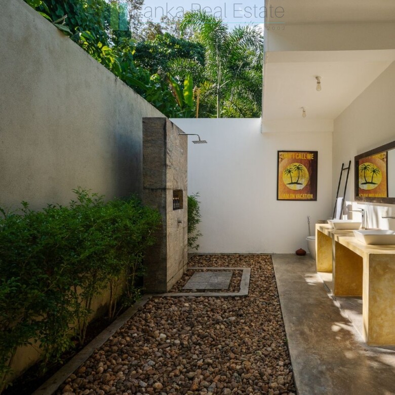 The Deco House