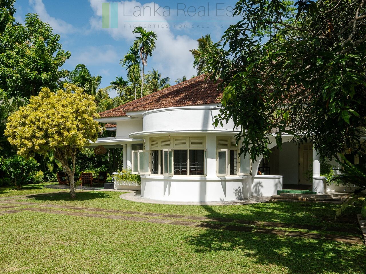 The Deco House