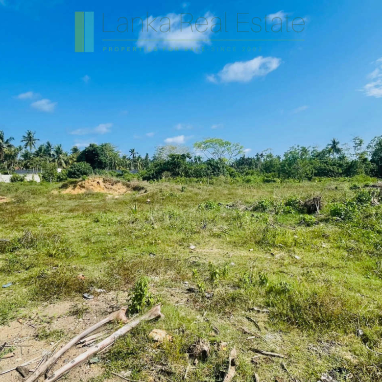 An acre near the beach in Ahangama