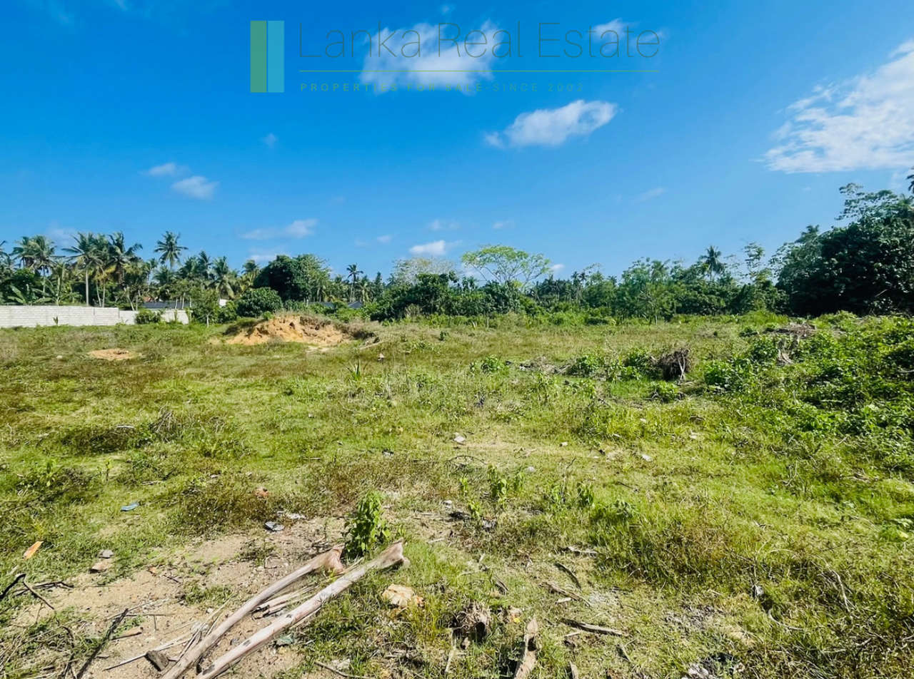 An acre near the beach in Ahangama