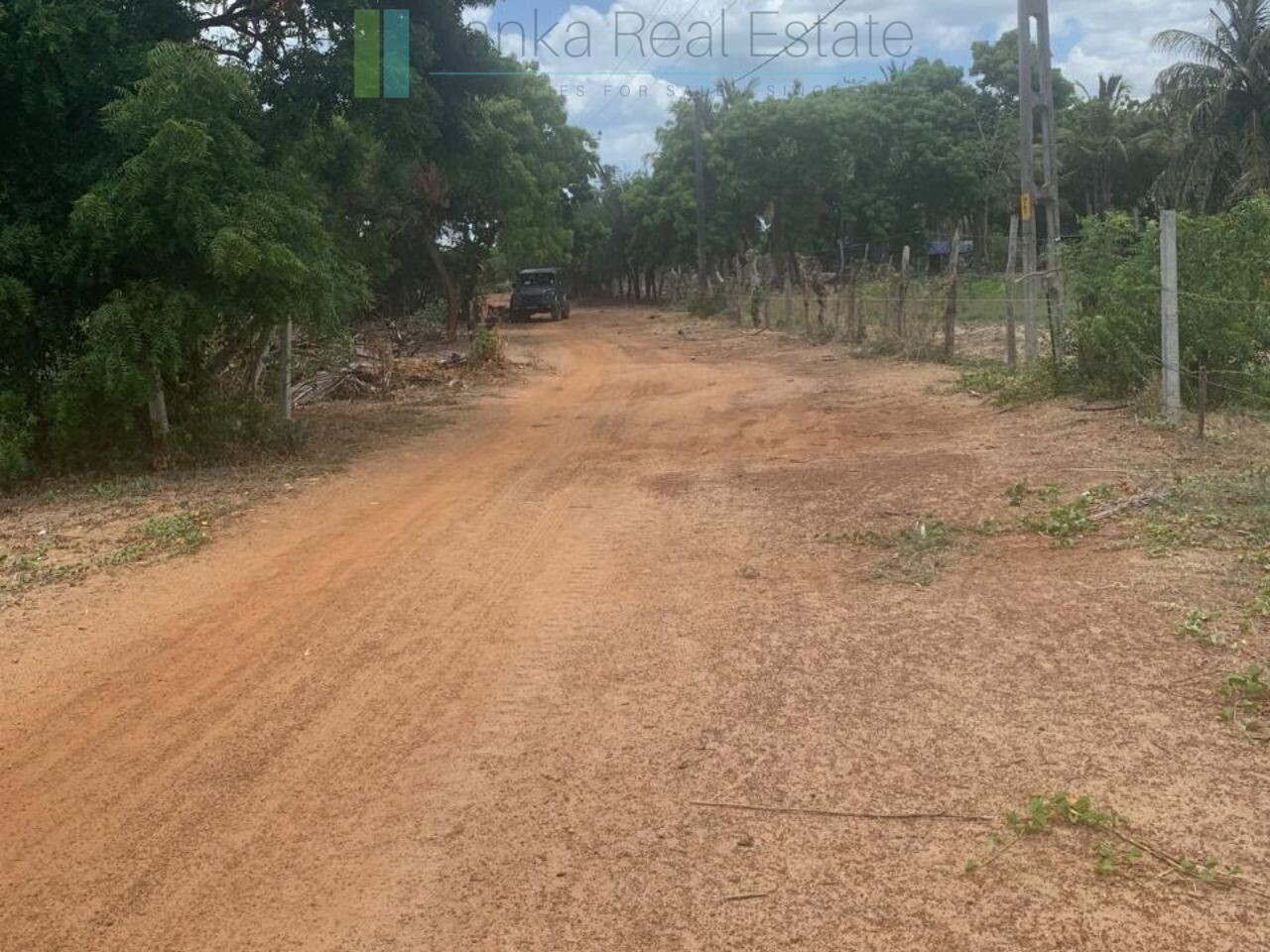 Two beachfront plots at Thandiyadi near Pottuvil
