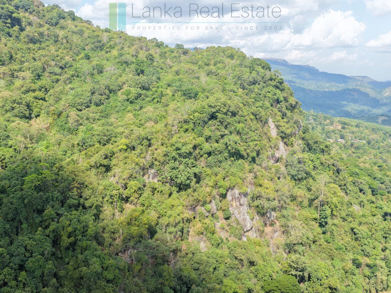 Three acres near Beragala with spectacular views