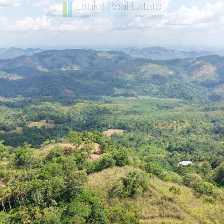 Three acres near Beragala with spectacular views