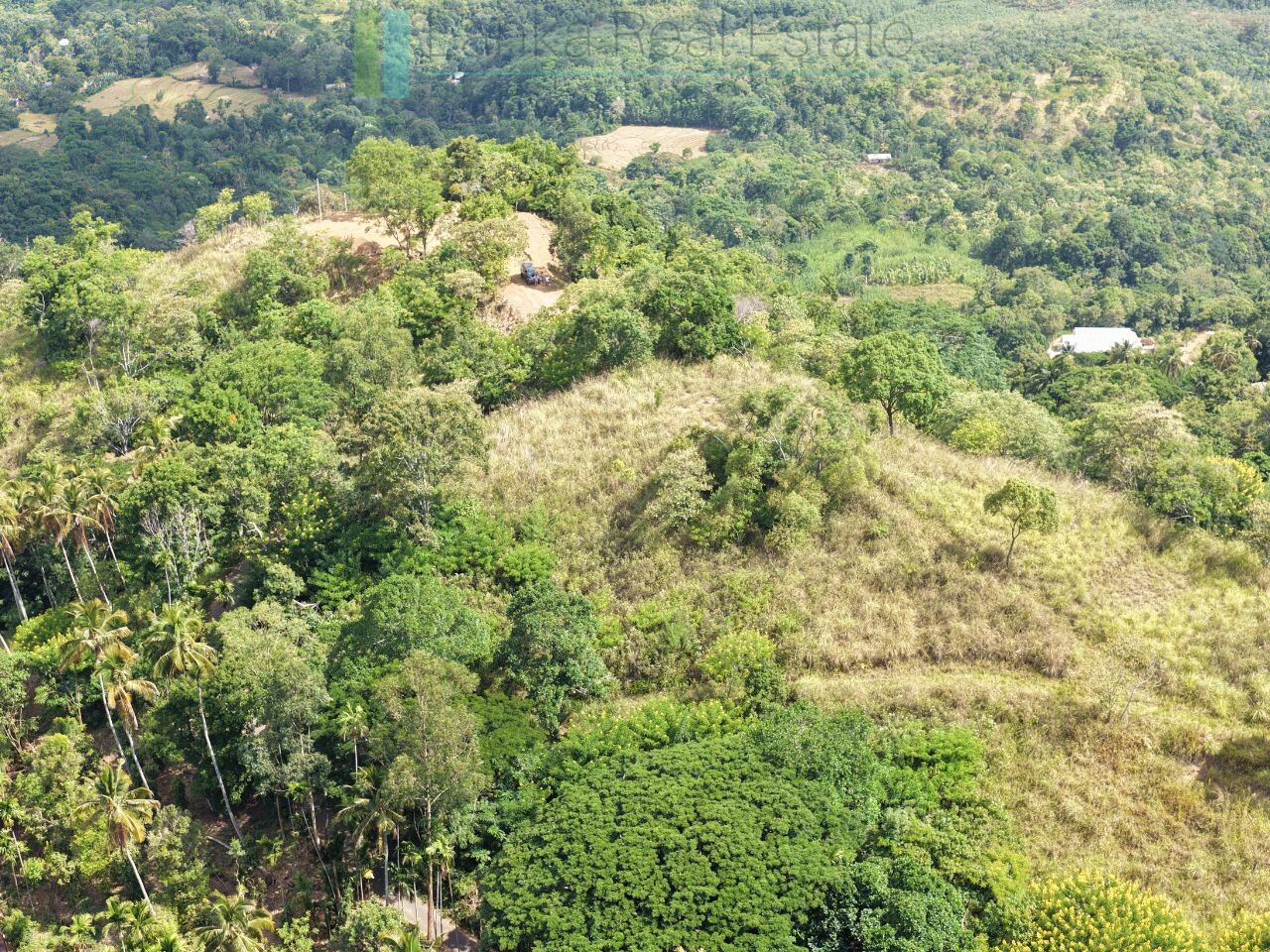 Three acres near Beragala with spectacular views