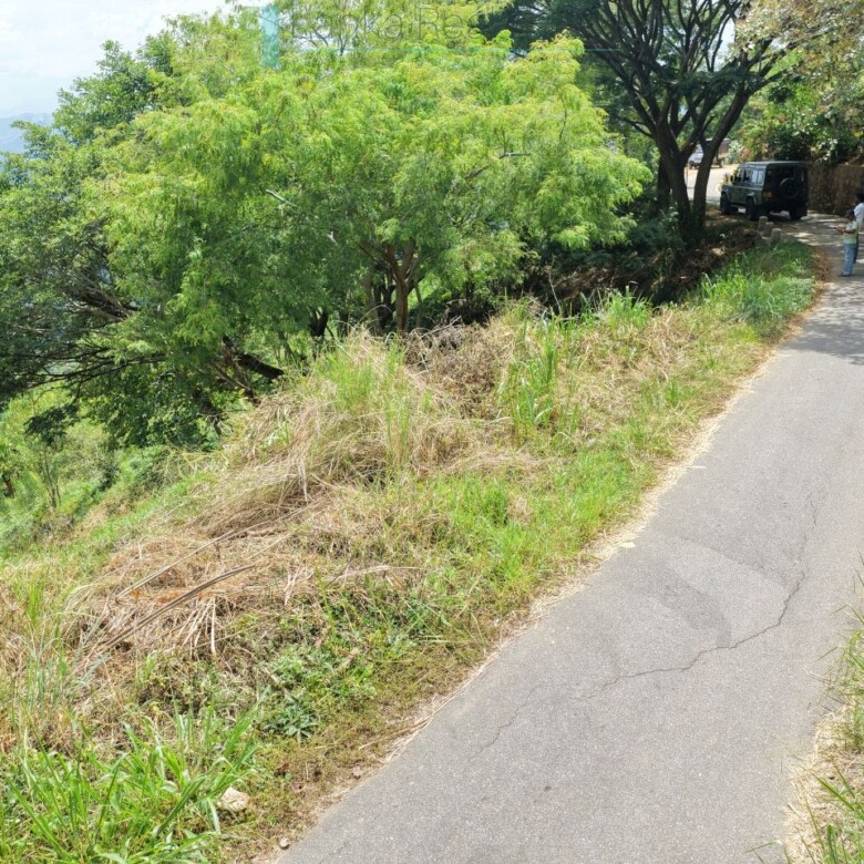 Hillside development plot with views near Beragala