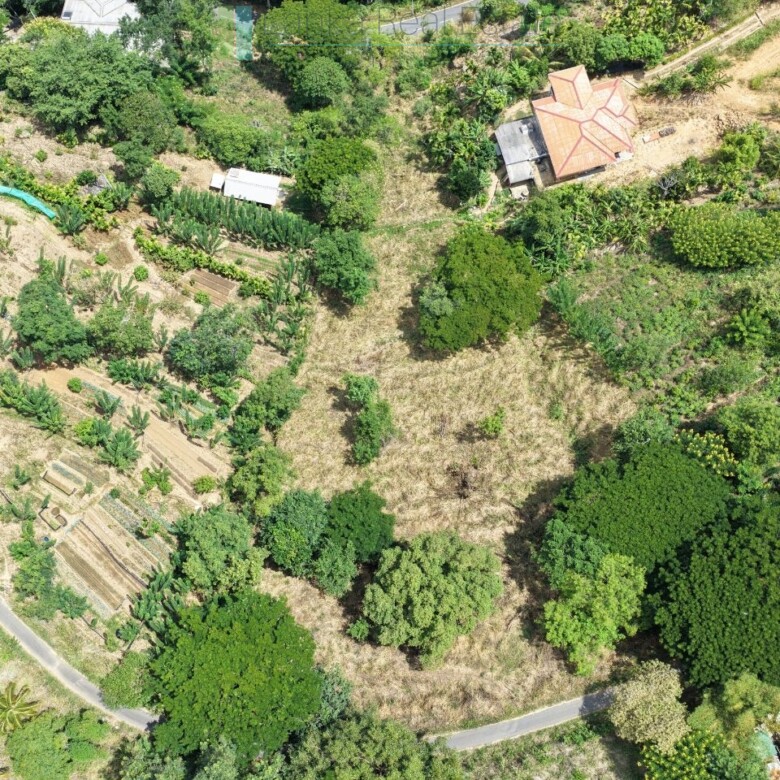 Hillside development plot with views near Beragala
