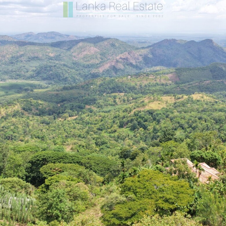 Hillside development plot with views near Beragala