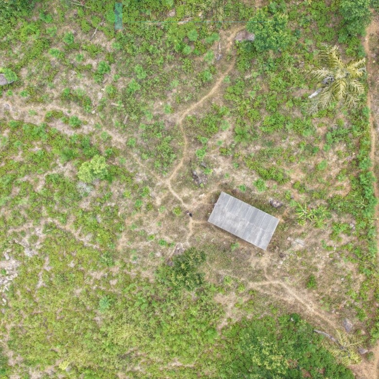 Sloping land with far-reaching views near Beragala