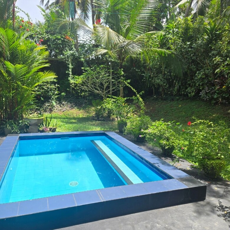 Furnished villa near the beach in Hikkaduwa