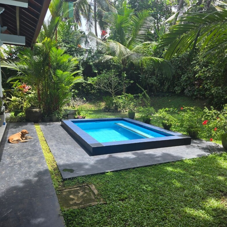 Furnished villa near the beach in Hikkaduwa