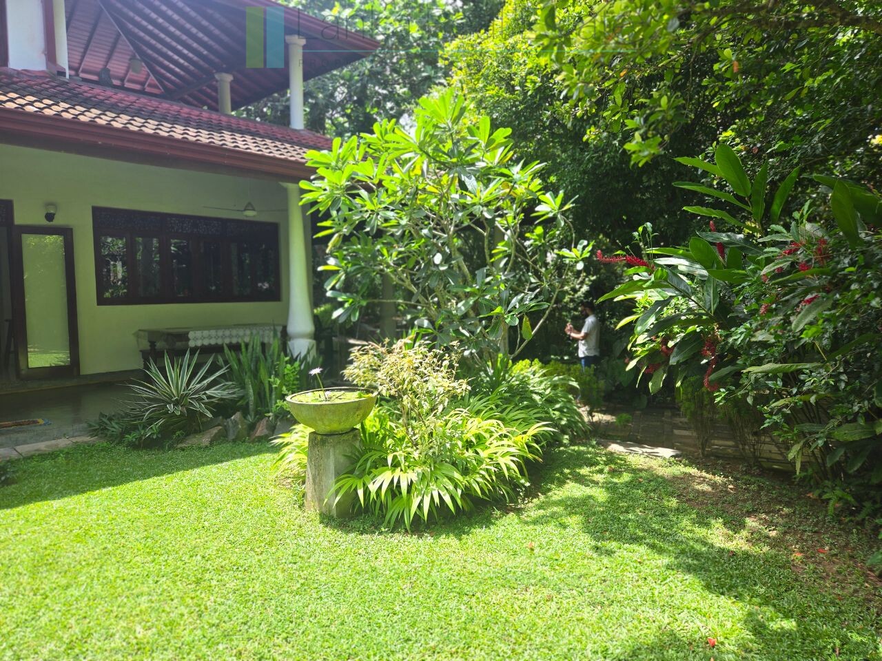 Furnished villa near the beach in Hikkaduwa