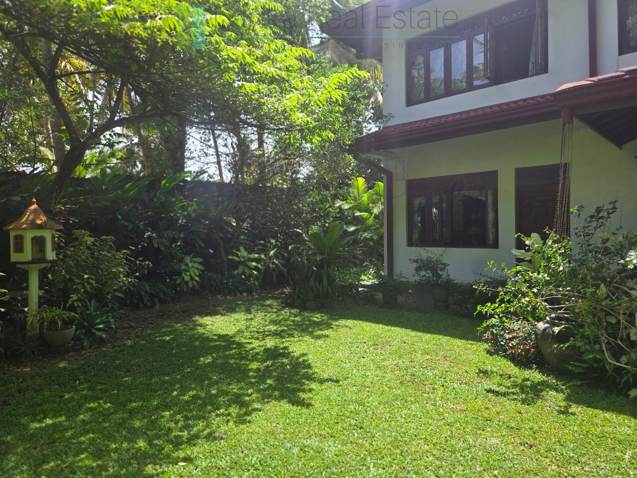 Furnished villa near the beach in Hikkaduwa